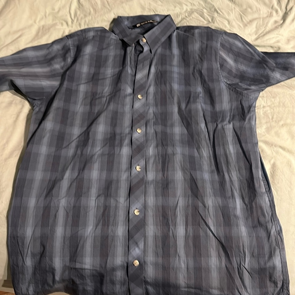 Travis Mathew Short Sleeved Button Up - image 1